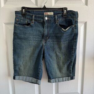 Signature Levi Strauss and CO Bermuda Jean Women's Shorts Size 14